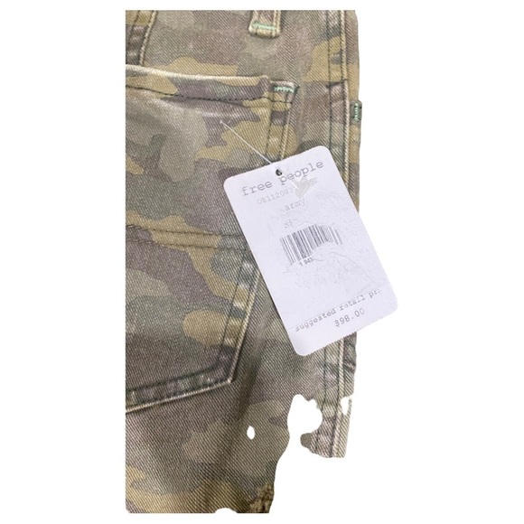 NWT FREE PEOPLE ARMY CAMO SHORTS  SZ 27CRVY BUTTON FLY HIGH WAISTED RAW HEM - Picture 10 of 15